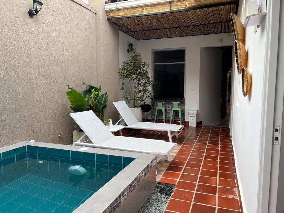 Nueva En San Antonio Cali, La Casa De Tona Villa Exterior photo